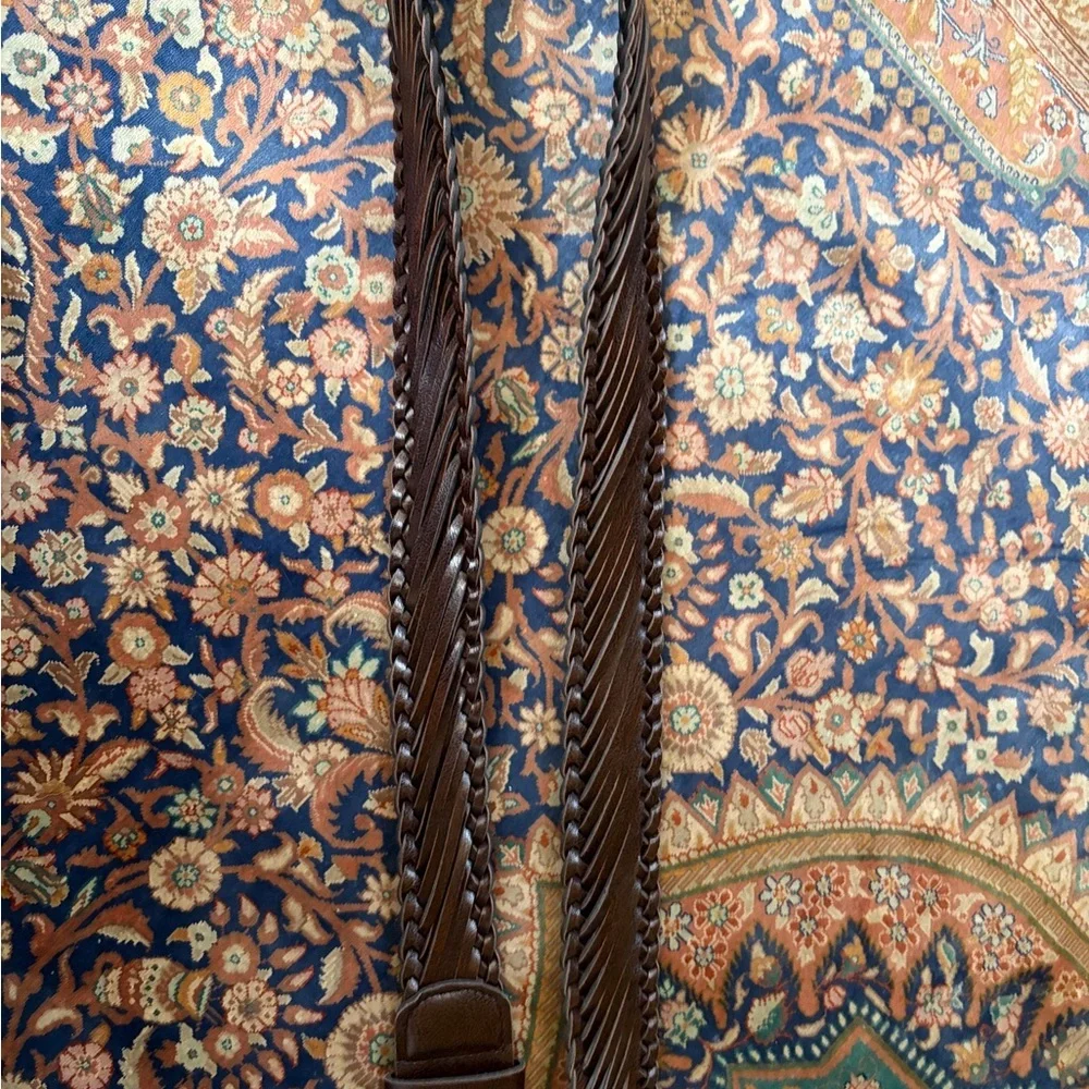 Excellent condition Dark Brown Fauc Leather Belt with antique Gold Buckle. - Picture 7 of 7